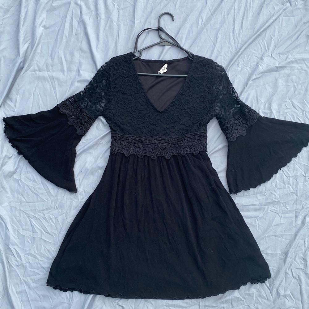 Lacy Black Dress w/ Bell Sleeves | Size Small | Semi-Formal